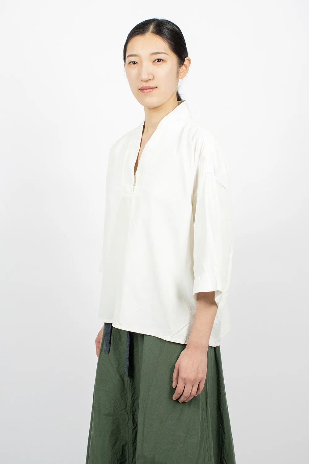 Yusu Top in Off-White - Stylish and Comfortable Womens Fashion Blouse